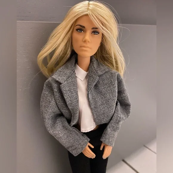 It’s Amber. - Picture 3 of 6